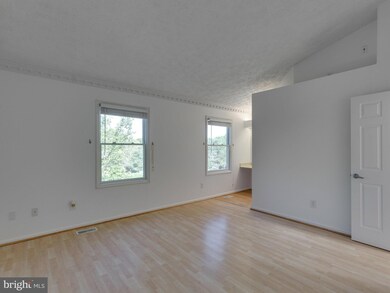 13344 Burkitts Rd, Fairfax, VA 22033 - photo 6