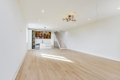 2307 W Foster Ave unit 3, Chicago, IL 60625 - photo 5