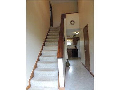 Entry/Foyer.