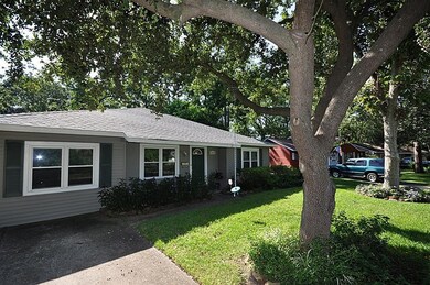 1611 Saxon Dr, Houston, TX 77018 - photo 3