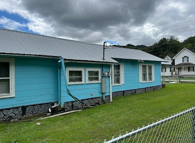 1213 Kentucky 219, Wallins Creek, KY 40873 - photo 3