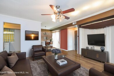 68 Selvin Loop unit 146, Staten Island, NY 10303 - photo 4