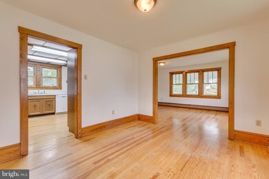 10045 Winchester Ave, Bunker Hill, WV 25413 - photo 5