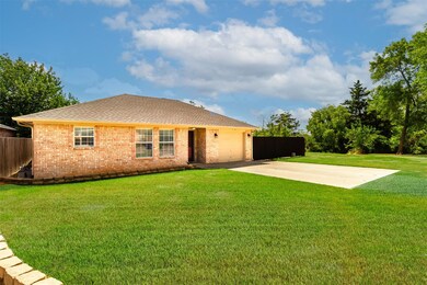 500 N Sewell Dr, Decatur, TX 76234 - photo 2