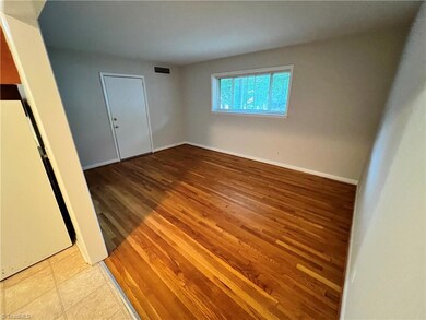 1608 W Northwest Blvd unit J, Winston Salem, NC 27104 - photo 5