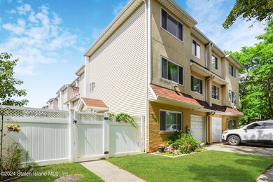 703 Correll Ave, Staten Island, NY 10309 - photo 3