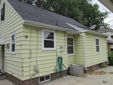111 17th St SW, Cedar Rapids, IA 52404 - photo 2