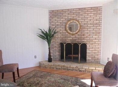 5041 Portsmouth Rd, Fairfax, VA 22032 - photo 3