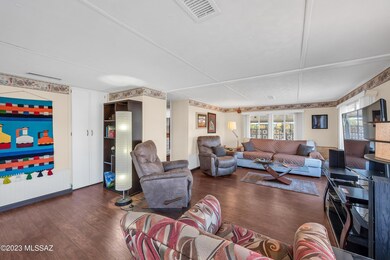 04-Living Area