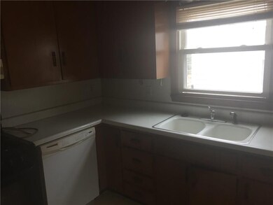 237 S 6th Ave, Beech Grove, IN 46107 - photo 5