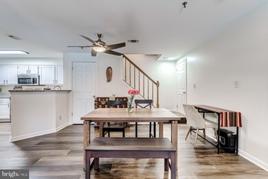 Quaker Hill Community unit 3, Alexandria, VA 22314 - photo 7