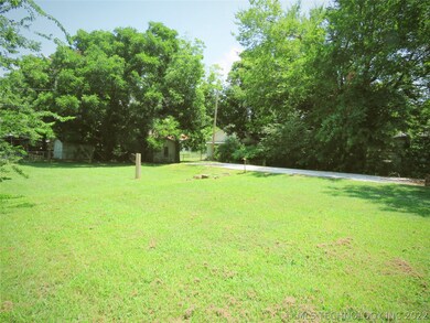 510 Locust Ave, Eufaula, OK 74432 - photo 3