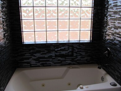 Bath 2 Tub with Jets