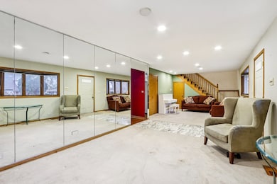 132 Tanglewood Dr, Elk Grove Village, IL 60007 - photo 7