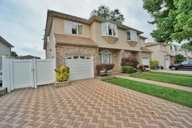 22 Hemlock St, Staten Island, NY 10309 - photo 2