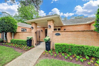 10011 Candlewood Dr, Houston, TX 77042 - photo 3