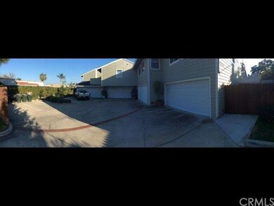 Attached 2 Car Garage 