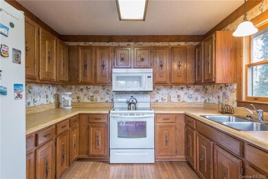 70 River Edge Dr, Burnsville, NC 28714 - photo 5