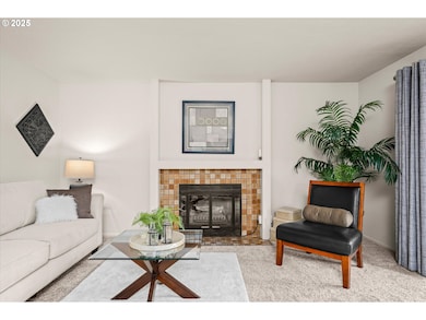 2062 Lake Isle Dr, Eugene, OR 97401 - photo 5