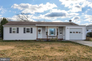 804 E Birch St, Palmyra, PA 17078 - photo 2