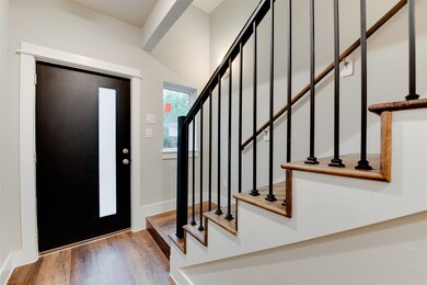 1438 W 34th 1 2 St, Houston, TX 77018 - photo 6