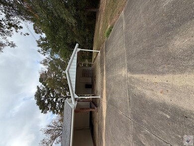 205 Hampton Dr, Atlanta, TX 75551 - photo 2