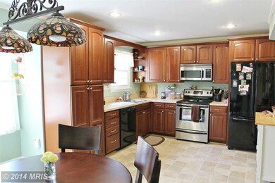 13929 Baton Rouge Ct, Centreville, VA 20121 - photo 2