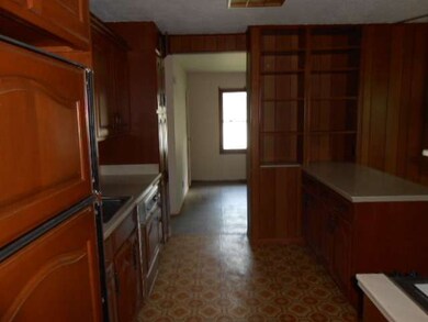 508 Waco Ln, Carpentersville, IL 60110 - photo 3