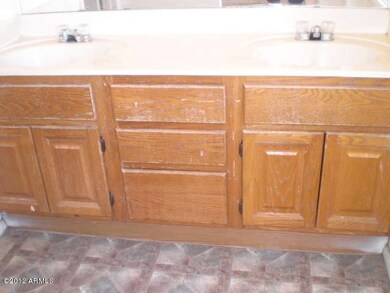 023-293119 bath 1 sinks and cabinets