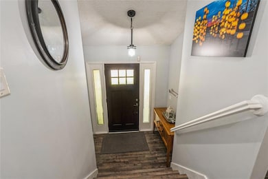 3714 Skyline Dr, Des Moines, IA 50310 - photo 6