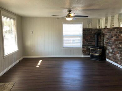 4677 Denver Ave, Klamath Falls, OR 97603 - photo 3