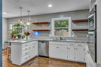 3121 SW Burlingame Rd, Topeka, KS 66611 - photo 4