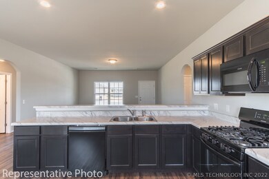 1223 E San Antonio St, Broken Arrow, OK 74012 - photo 6