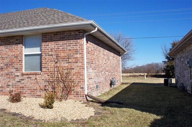 505 W Chestnut Rd, Nixa, MO 65714 - photo 3