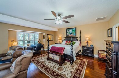 Master Bedroom Suite 23' x 20' with sitting area