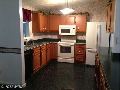 618 Fuselage Ave, Essex, MD 21221 - photo 4