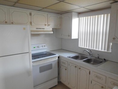 366 Camden P, West Palm Beach, FL 33417 - photo 4