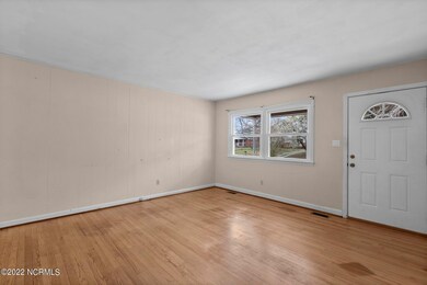 121 Arthur Ct, Jacksonville, NC 28546 - photo 5