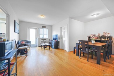 140-24 31st Dr unit 2C, Flushing, NY 11354 - photo 4
