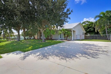2033 SE Lafayette St Stuart FL-large-002