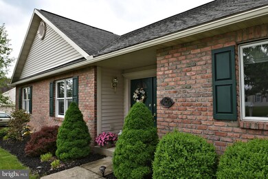 105 Martin Ln, Douglassville, PA 19518 - photo 4