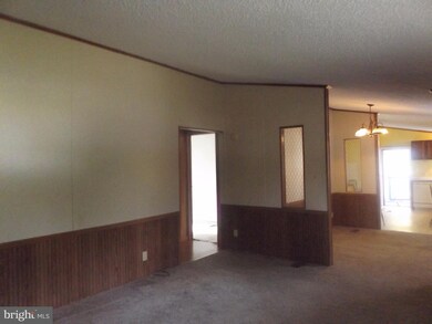 345 Cedar Ln, Colonial Beach, VA 22443 - photo 4