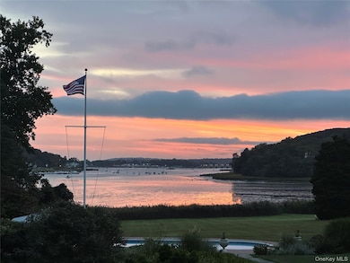 61 Factory Pond Rd, Locust Valley, NY 11560 - photo 4