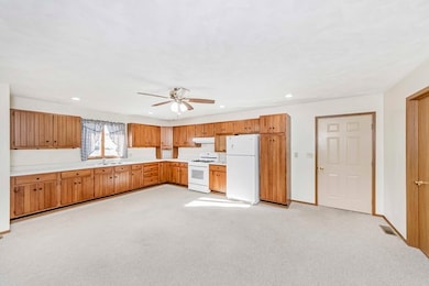 313 W Topeka St, Toluca, IL 61369 - photo 5