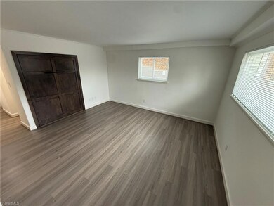 222 N Hawthorne Rd unit A, Winston-Salem, NC 27104 - photo 2