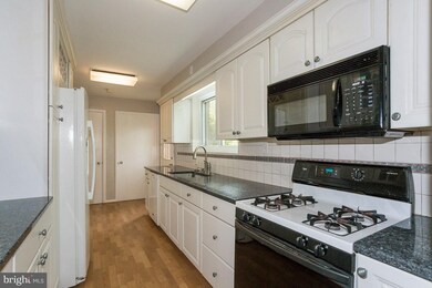 207 Longview Dr, Alexandria, VA 22314 - photo 7