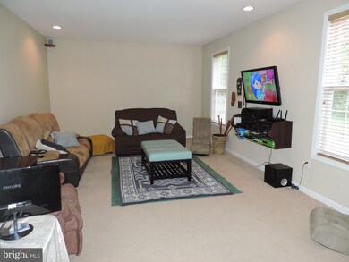 10229 Saddlebrooke Ln, Hagerstown, MD 21740 - photo 5