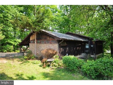 227 Delaware Ln, Whitehall, PA 18052 - photo 2