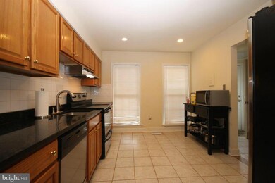 8404 Piney Point Ct, Manassas, VA 20110 - photo 7