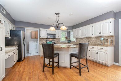 3716 Lawrence Dr, Naperville, IL 60564 - photo 7